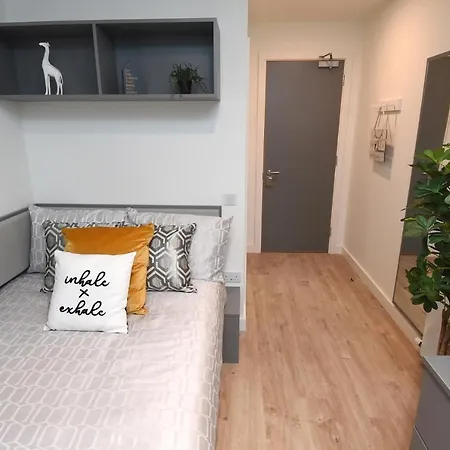 Yugo Explore - Lee Point Apartment *
